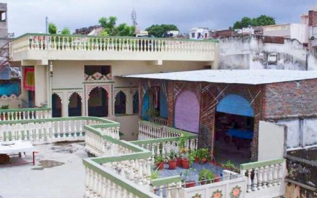 1 BR Guest house in Bhattiyani Chohatta, Udaipur, by GuestHouser (3740)