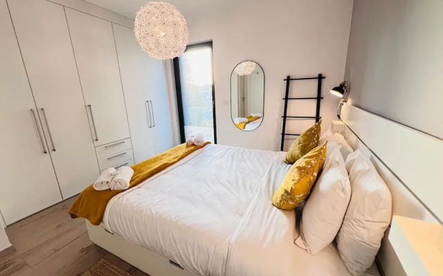 Lovely 1 bedroom flat w balcony&parking
