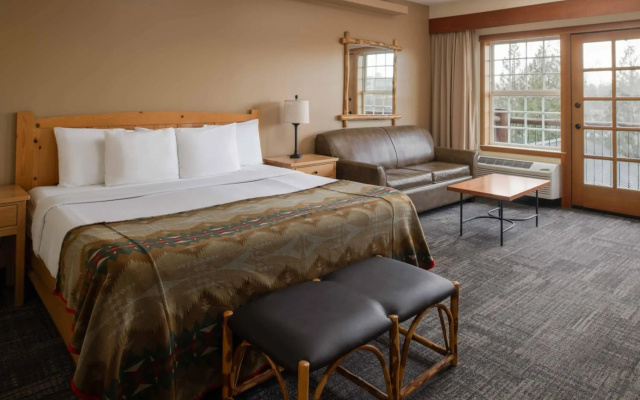 Heathman Lodge