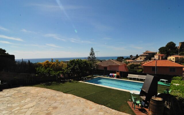 HomeHolidaysRentals Corinne