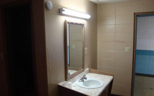 Economy Inn