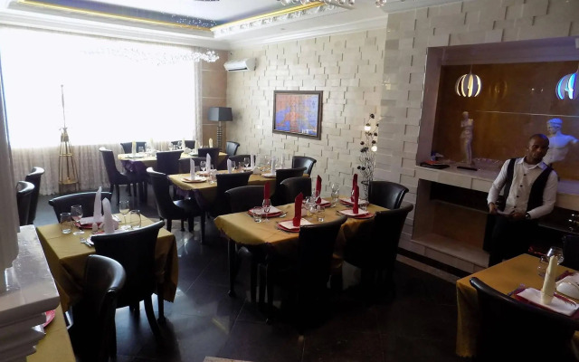 Caravel Suites