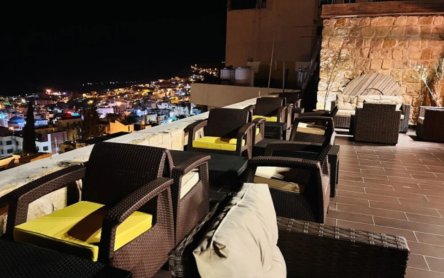 Ata Ali Hotel