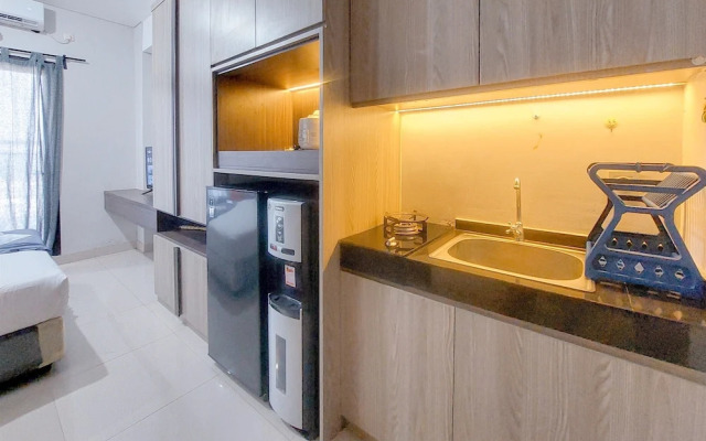 Good Place And Comfy Studio At Transpark Bintaro Apartment