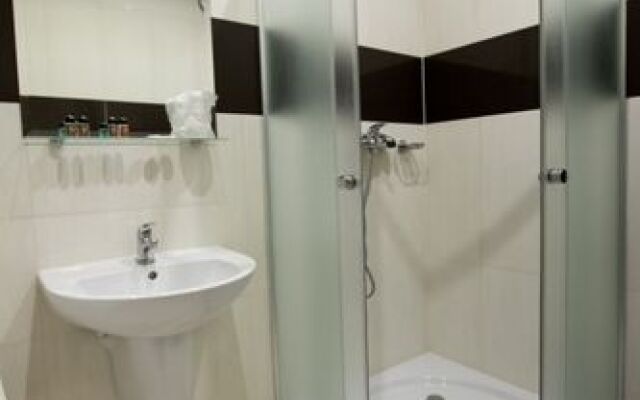 Hotel 365