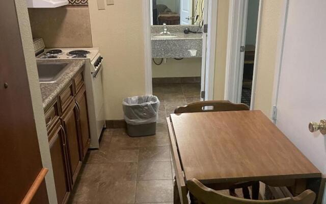 Inn At Mexia