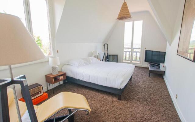 Villa avec vue et piscine à moins d'1h de Paris