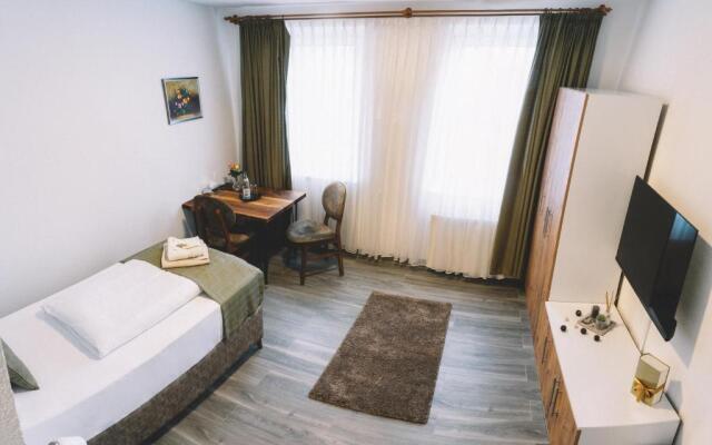 E&B Aparthotel