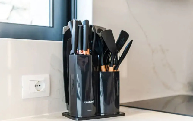 Villa Serenity Luxury Lakeside Manor