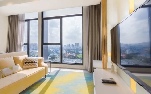 Expressionz Professional Suites By Plush