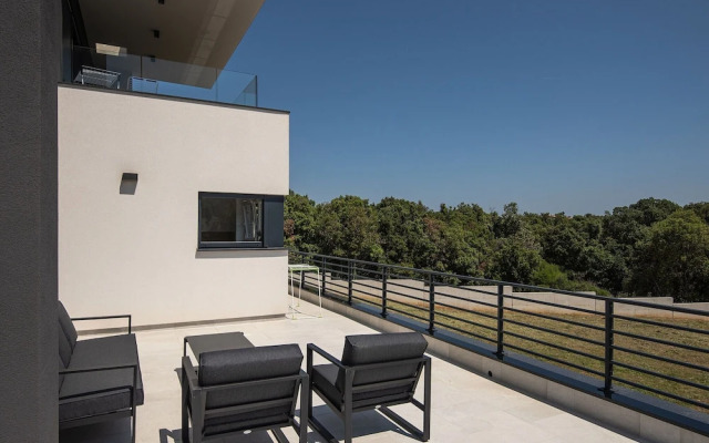 Modern Apartment With Large Covered Terrace