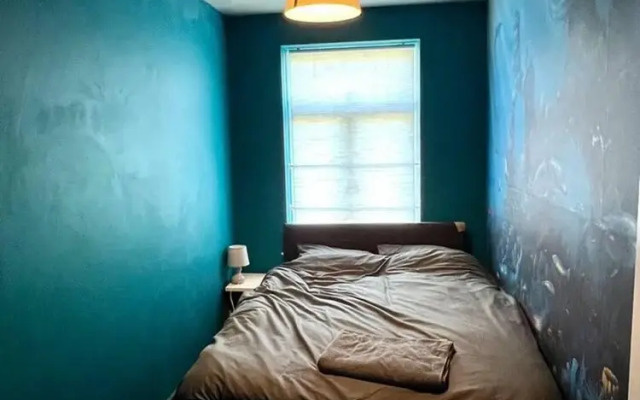 Inviting 4-bed House Near Heathrow w/ Fireplace