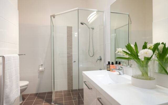 Florida, Helios, 3/5 Lillian Street