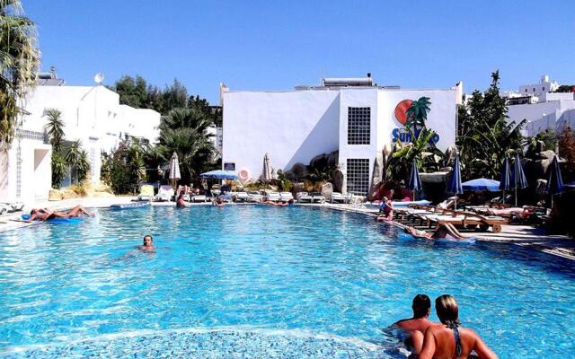 Dream Palace Hotel - Adults Only