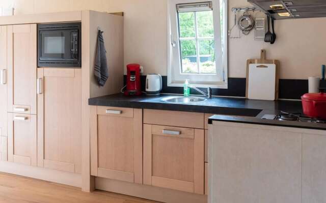 Enjoyin Luxury Chalet With Swimming Pool