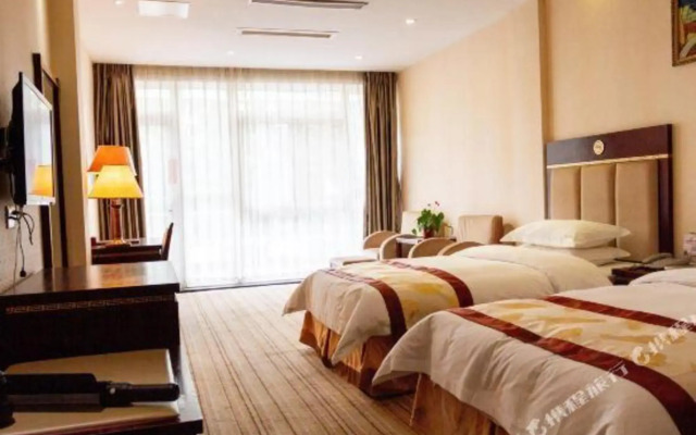 San Tos Hotel