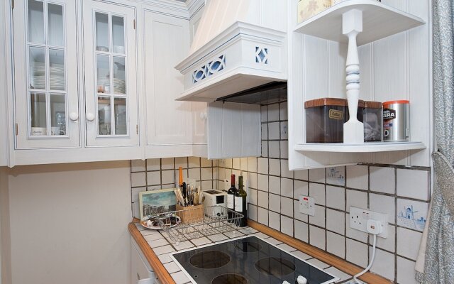 The London Agent Pimlico King Bed