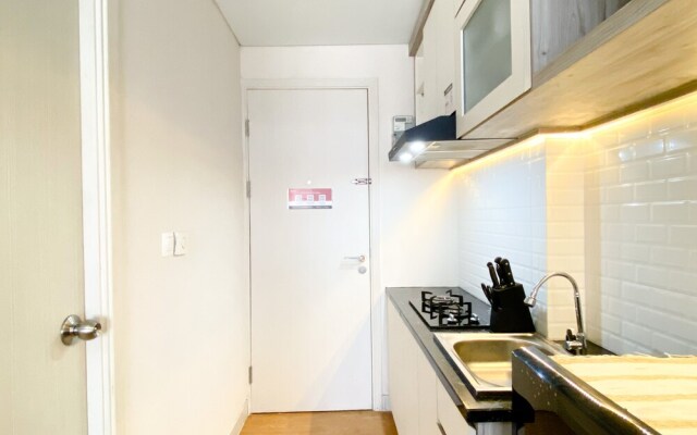 Modern Look And Comfy Studio Patraland Urbano Apartment