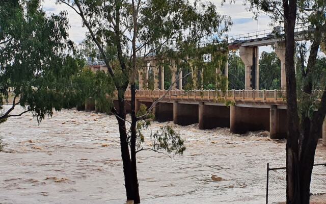 Jacaranda Country Motel
