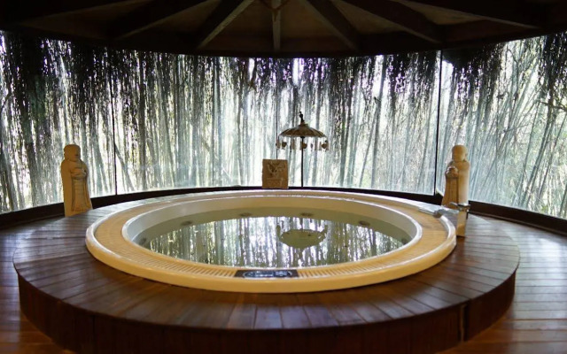 Village Park Resort & Spa