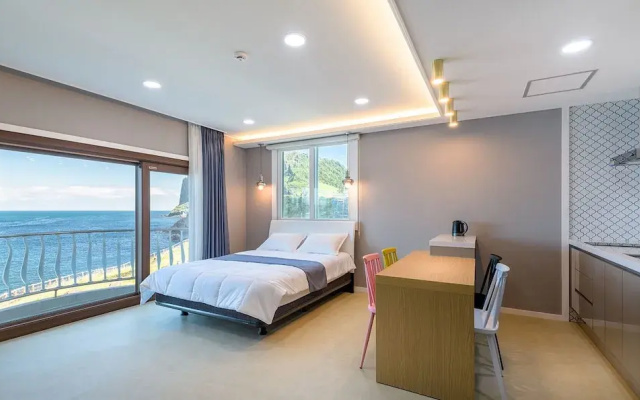 Sunrise Castle Pension
