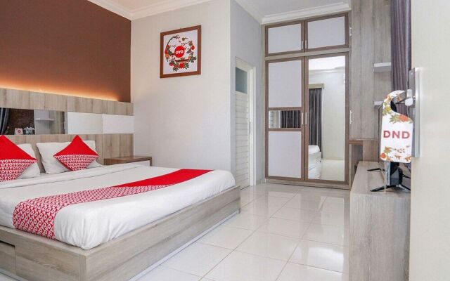 OYO 747 Cipunegara Residence