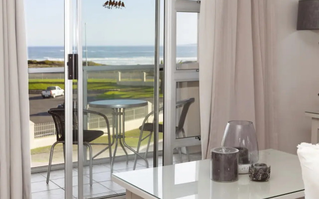 Big Bay Beach Club 21