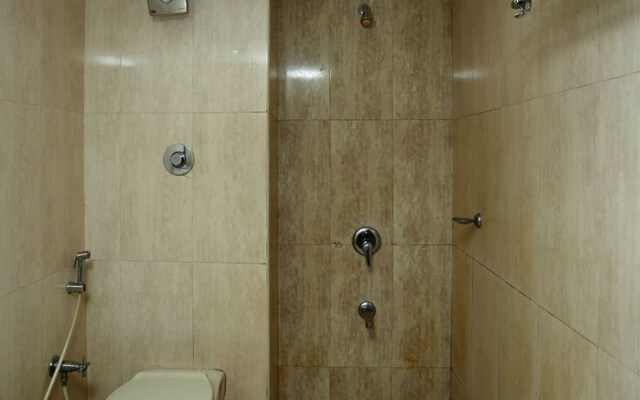 OYO 9219 Hotel Veenu International