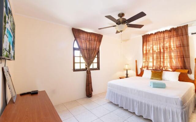 Beautiful 3br2 5BA Villa w Pool Close 2 Baby Beach