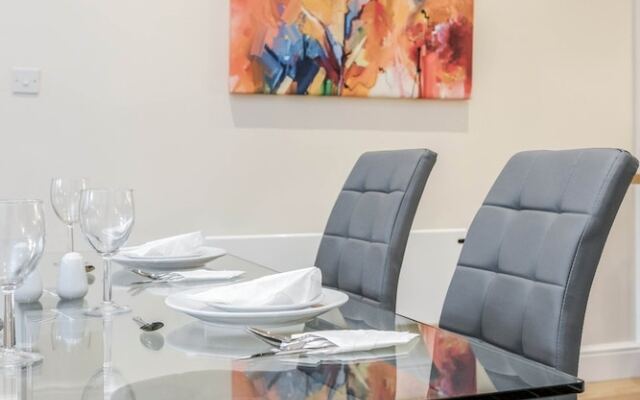 Luxury 2 Bedroom Apartments with Parking