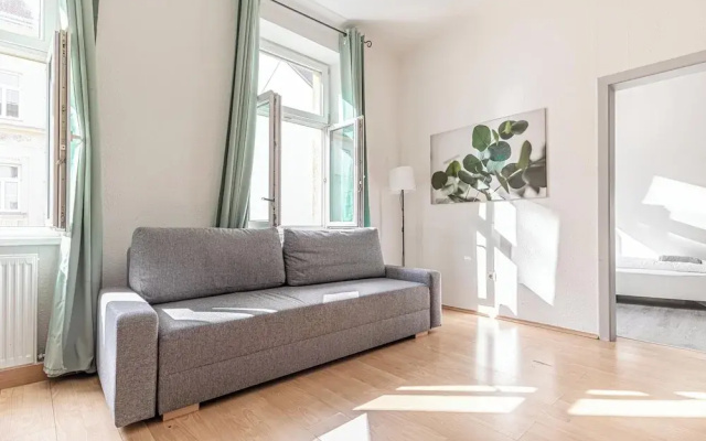 Cozy 2BR Apartment Near Prater Danube