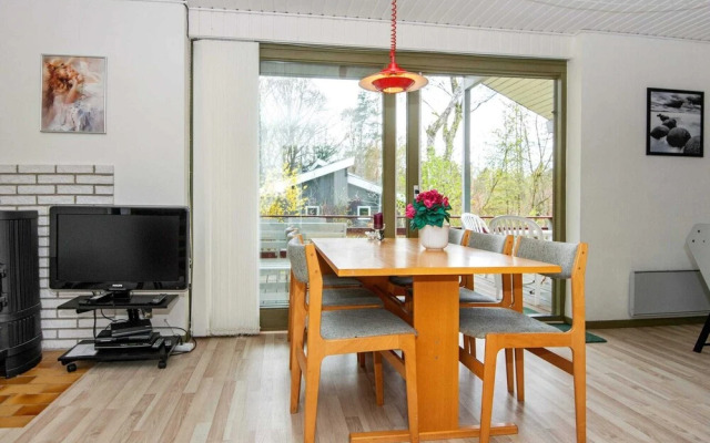6 Person Holiday Home in Glesborg