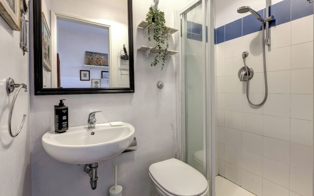 Casine Apartment by Mamo Florence