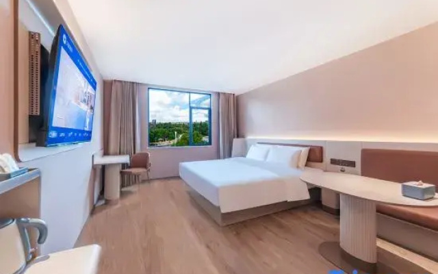 HanTing Hotel (Kunming Anning Donghu Park)