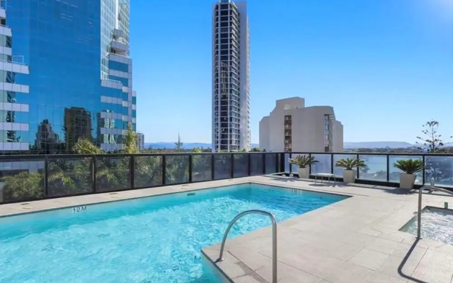 Circle on Cavill - Holidays Gold coast