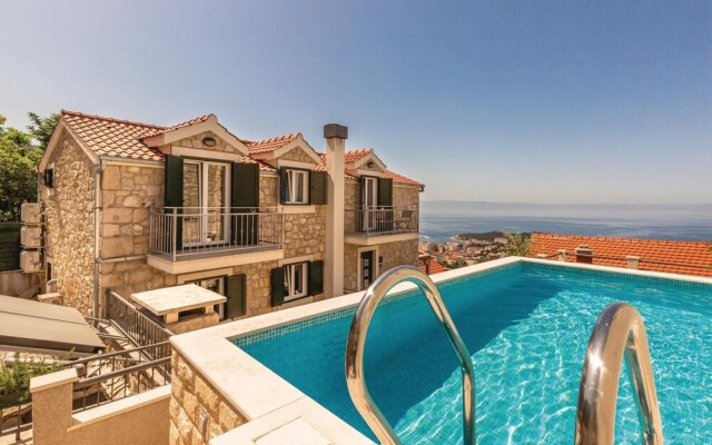 Amazing Home in Makarska with Hot Tub, Sauna & WiFi