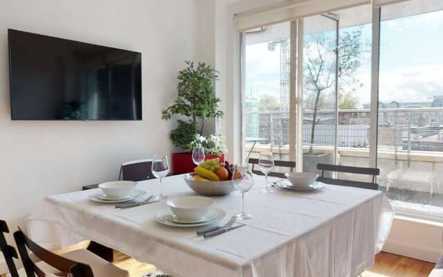 Short let - Penthouse Apartment With West-facing Terrace