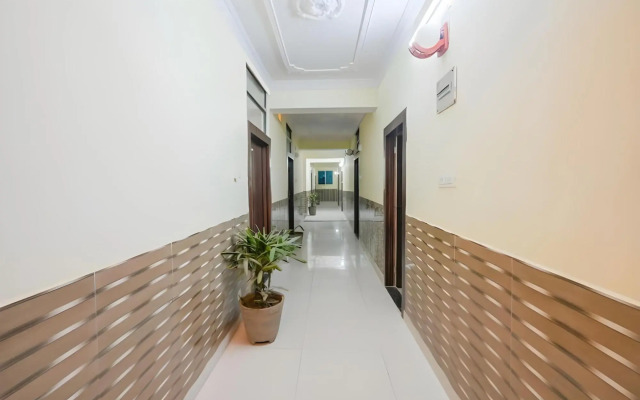 Pop 89428 Oyo Flagship Moon Light Hotel
