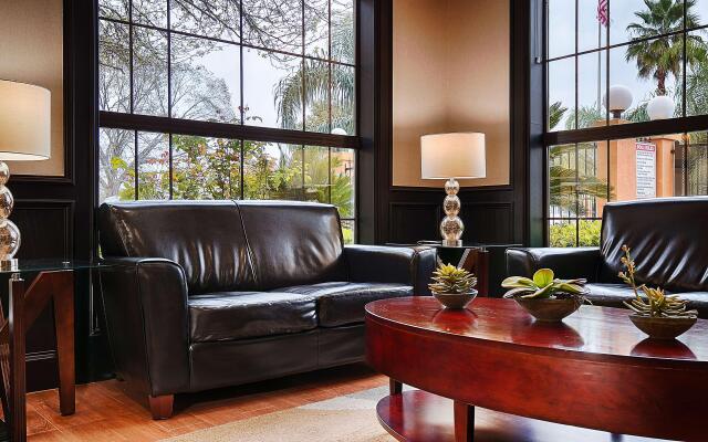 Best Western Plus Northwest Inn & Suites