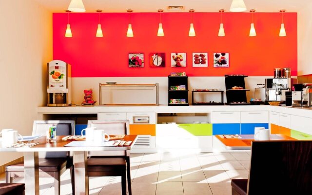Holiday Inn Express Marseille Airport by IHG