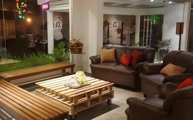 Riverine Garden Hotel
