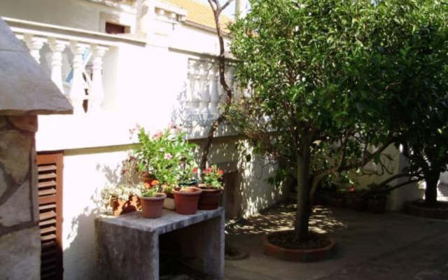 Apartments Kiki Lumbarda