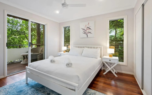 Banksia Beach House