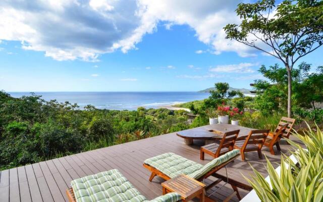 Casa Lomas del Mar Contemporary 3-BR in El Tesoro with Infinity Pool  Ocean Views