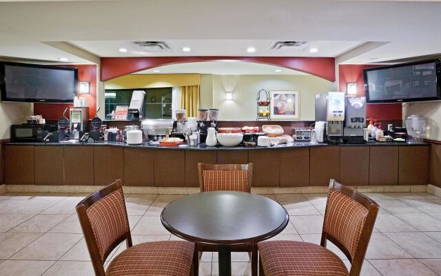La Quinta Inn And Suites Olathe
