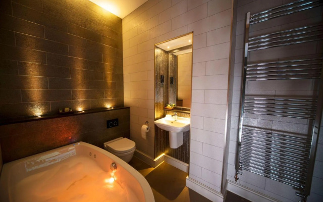 East Walls Hotel