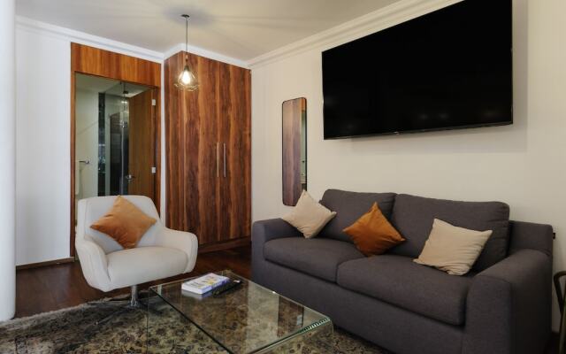 Upscale 4BR House in Condesa