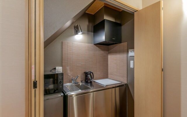 Yadoya Yanagidori West