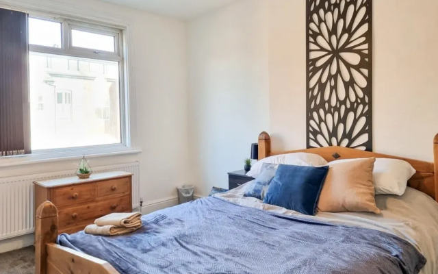 Stylish King Bed Suite - Family/ Contractor