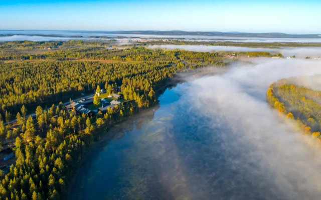 Arctic River Lodge